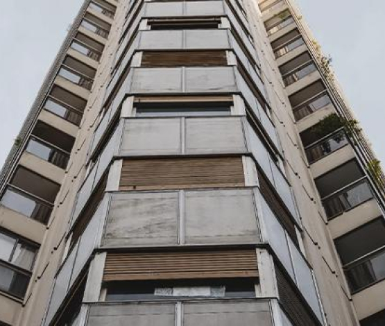 Força do registro, obrigação propter rem e desequilíbrio na cobrança de cotas condominiais